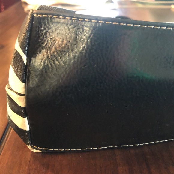 Nine & Co Purse - Picture 5 of 10